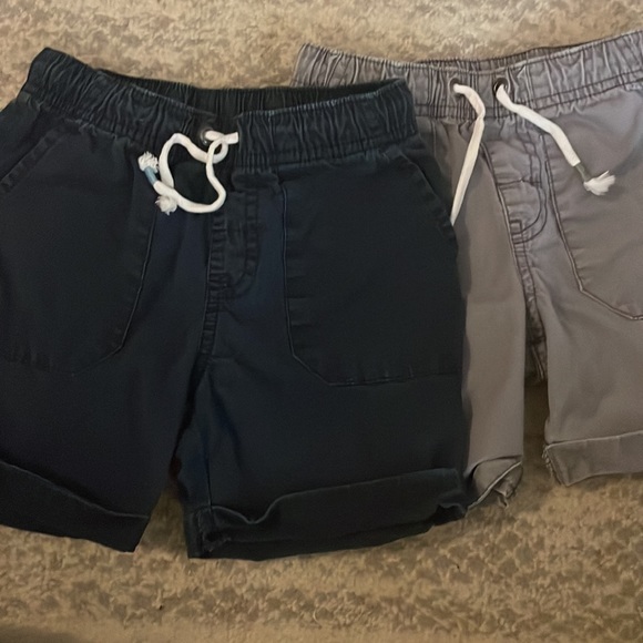 Boys 3T Navy & Grey Cat & Jack shorts - Picture 2 of 4